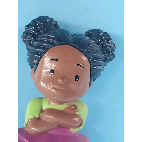 Koby Sprout Figure Girl Tessa Standing Appx  2.5" Plastic Yellow Shoes - Picture 8 of 8